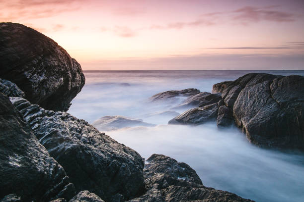istock Sea horizon in sunset 1060129782