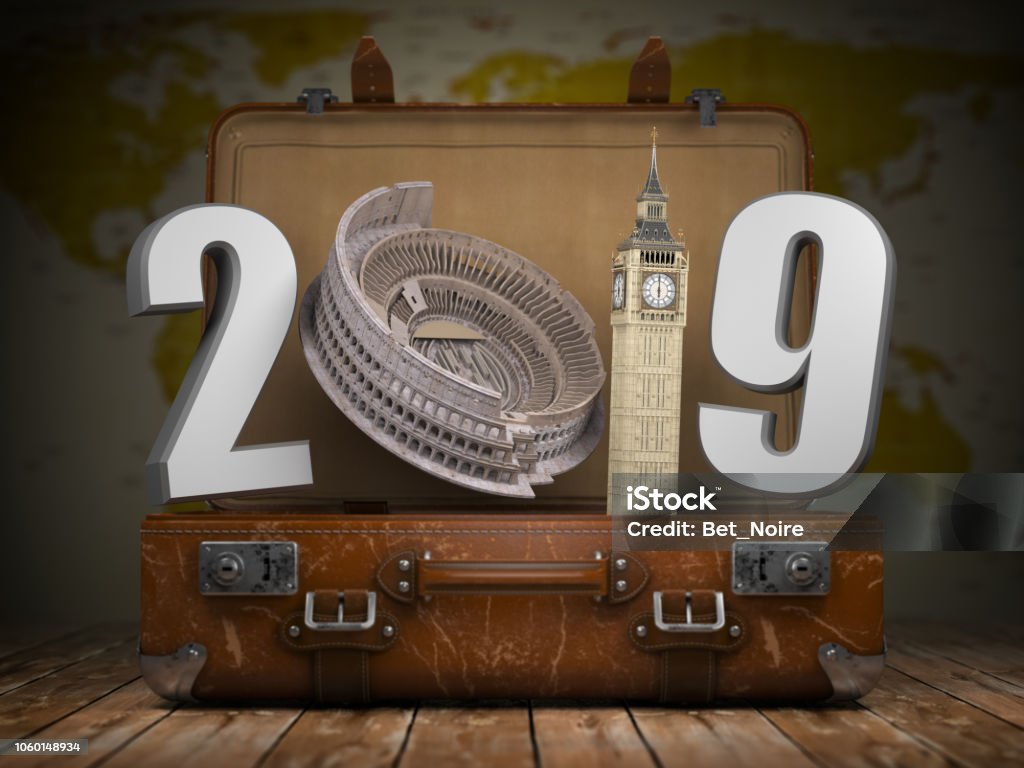 2019 新年あけましておめでとうございます。Coloisseum、ビッグベンの塔として数 2019 ヴィンテージ スーツケース。旅行と観光の概念。 - バケーションのロイヤリティフリーストックフォト
