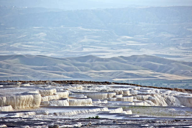 travertines in pamukkale, turkey - mount pore imagens e fotografias de stock