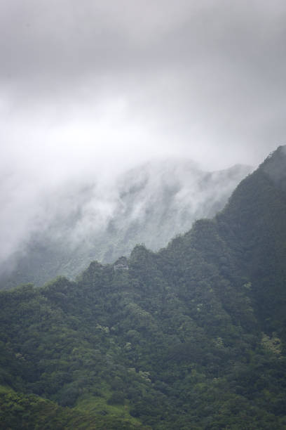 istock Mountains of Hawaii 1060295894
