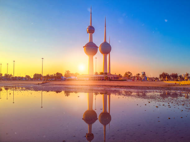 belle ville de koweït - kuwait city photos et images de collection