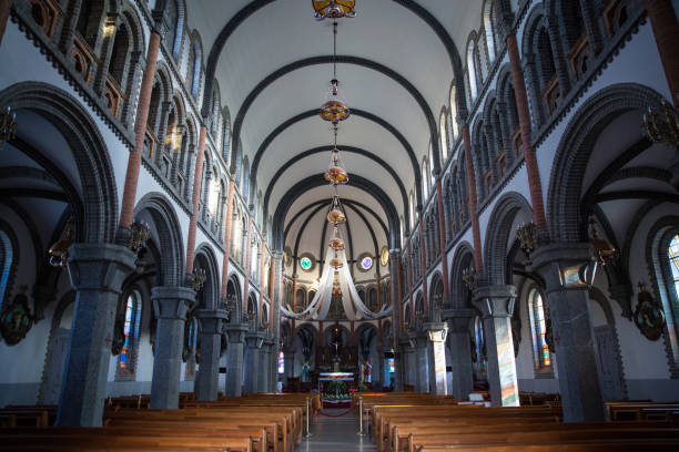 Gamgok Maegoe Cathedral in Eumseong-gun, Chungcheongbuk-do, was established in 1896 and is one of the pilgrimage sites of the Korean Catholic Church and is famous as a holy place for the Virgin Mary. It is also popular as a tourist destination due to its beautiful architecture and scenery.