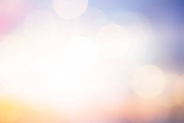 배너 또는 프레 젠 테이 션 개념으로 디자인 요소에 대 한 화려한 배경으로 아침에 추상 흐리게 빛나는 밝은 빛 - pastel colored sky ethereal softness 뉴스 사진 이미지