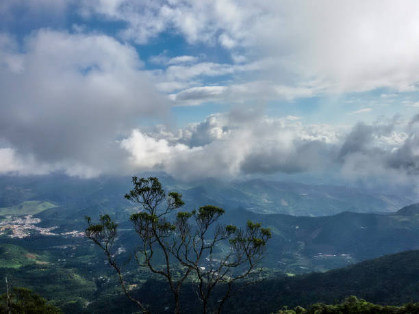 istock Trail to Pico da Bandeira 1060539096