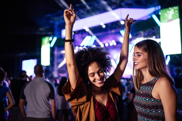 istock Guess who's her favorite band 1060673144