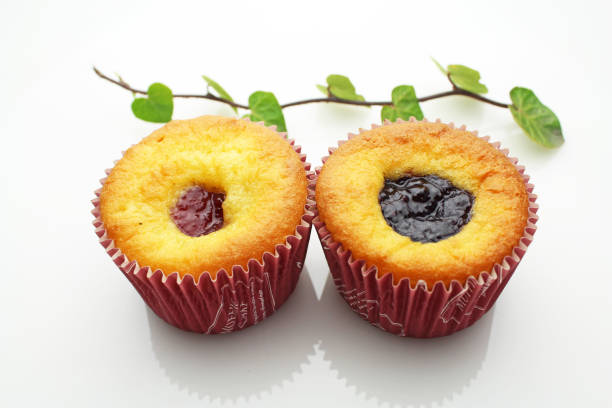 geleia de morango e mirtilo jam queques - muffin blueberry muffin healthy eating bran muffin - fotografias e filmes do acervo