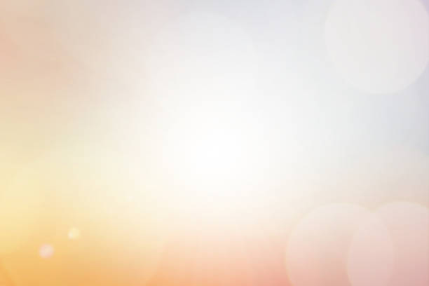 개요 빛나는 스파클 빛과 프레 젠 테이 션, 배너, 광고 컨셉으로 디자인 요소에 대 한 bokeh와 오렌지와 노란색 컬러 톤 배경 흐림 - colors heat natural phenomenon light 뉴스 사진 이미지
