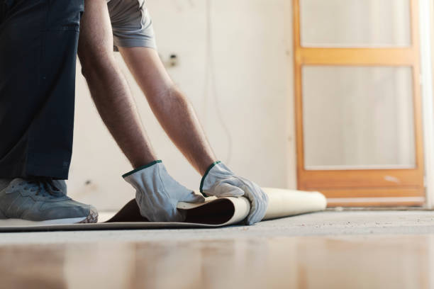 istock Contractor removing an old linoleum flooring 1060933762