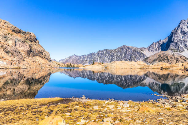 Ingalls Lake & Mount Stuart, Alpine Lakes Wilderness, Pacific Northwest, Washington State, STANY ZJEDNOCZONE AMERYKI – zdjęcie