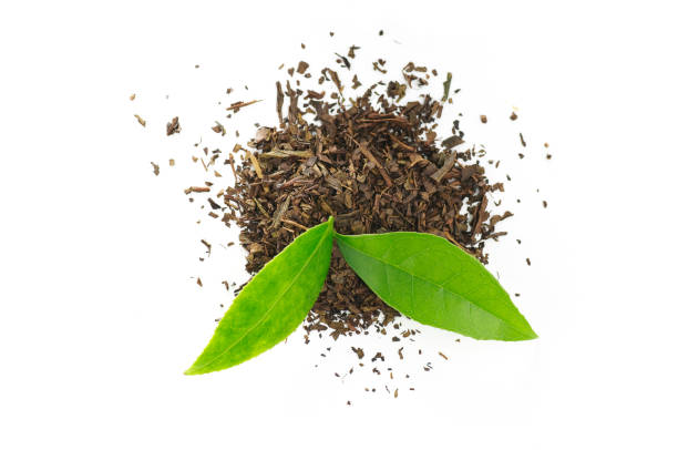 istock dry leaves of hoji tea 1061136014