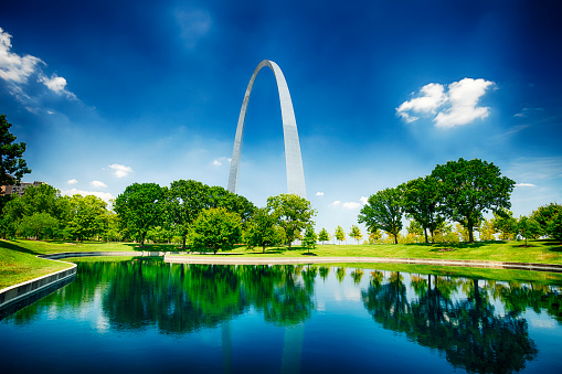 The Gateway Arch in downtown St. Louis, Missouri, USA.
