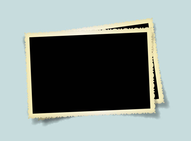 stockillustraties, clipart, cartoons en iconen met vector leeg oude afbeeldingsframe getextureerde geïsoleerd - ansichtskaart fotos