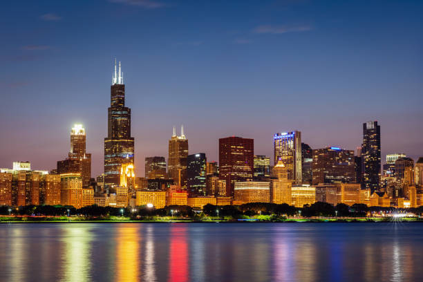 paisaje lago michigan de chicago en la noche - chicago at night fotografías e imágenes de stock