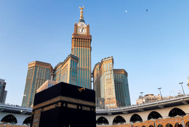 santa kaaba - torre dellorologio foto e immagini stock