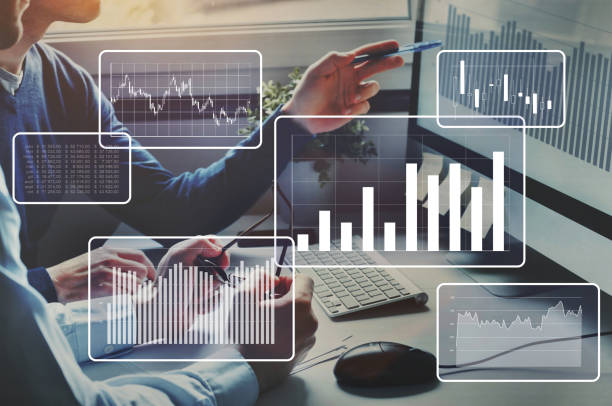 analiza dużych zbiorów danych, wykresy finansowe, zespół biznesowy pracujący na komputerze. - research efficiency business development zdjęcia i obrazy z banku zdjęć