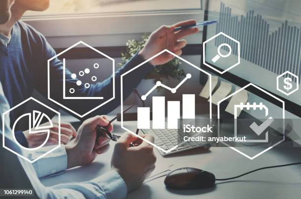 Business Analytics Inteligencia Concepto Gráficos Financieros Para Analizar Ganancias Y Las Finanzas Foto de stock y más banco de imágenes de Herramienta de trabajo