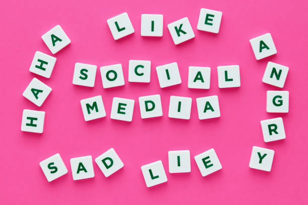 istock Social media written with letters on pink background 1061343750