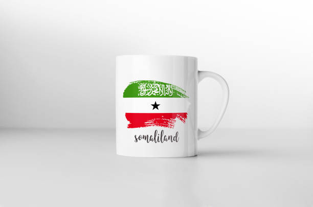 taza de recuerdo somalilandia bandera sobre fondo blanco. render 3d. - somalia flag isolated on white grunge fotografías e imágenes de stock