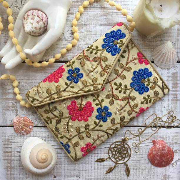 Purse with handmade embroidery from India