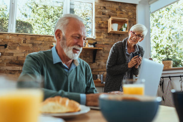 istock They get their news in digital form 1061433736