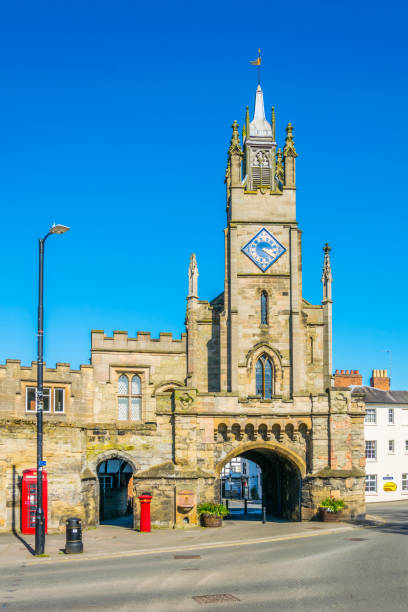 View of the eastgate in Warwick, England View of the eastgate in Warwick, England 2655 stock pictures, royalty-free photos & images