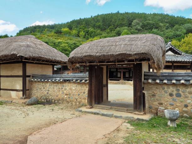 istock Korean Traditional Hanok Gate 1061530144