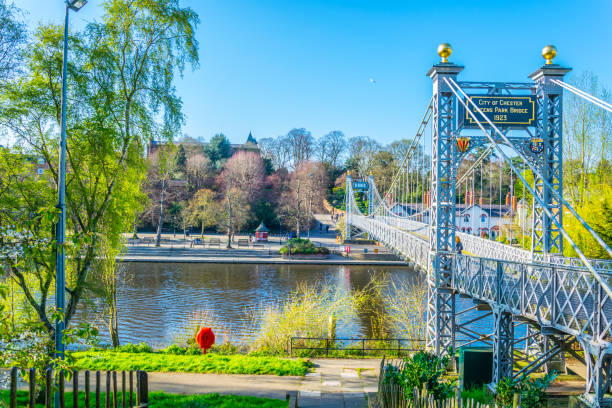 hanging bridge over river dee in chester, england - chester england dee river suspension bridge bridge imagens e fotografias de stock