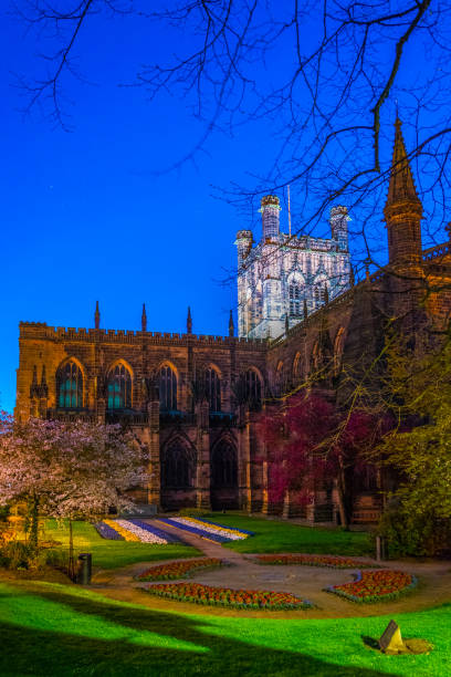 체스터 대성당, 영국의 일몰 보기 - chester england church cathedral tower 뉴스 사진 이미지