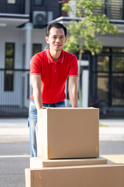 istock Moving to new home 1061686888