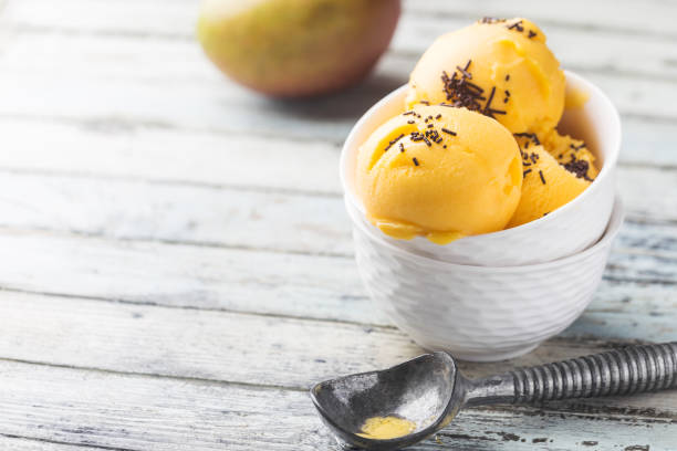 gelato al mango fatto in casa - cheese portion nobody two objects foto e immagini stock