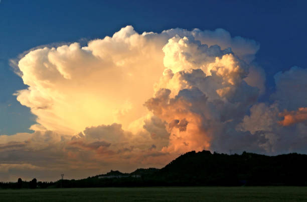 Photo of Summer cloud that can cause a storm.