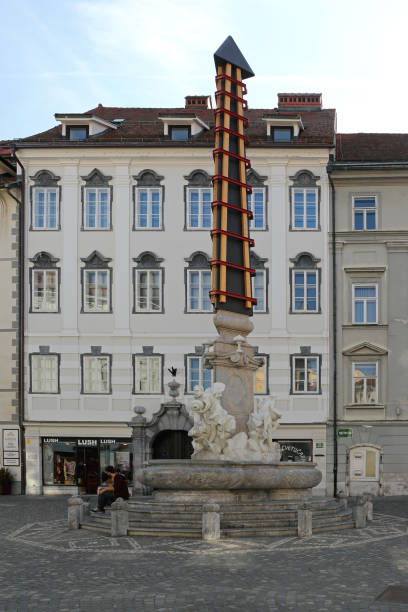 town square ljubljana - editorial built structure fountain town square imagens e fotografias de stock