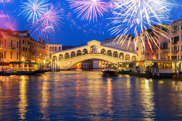 pont du rialto, venise, italie - venice italy rialto bridge bridge veneto photos et images de collection