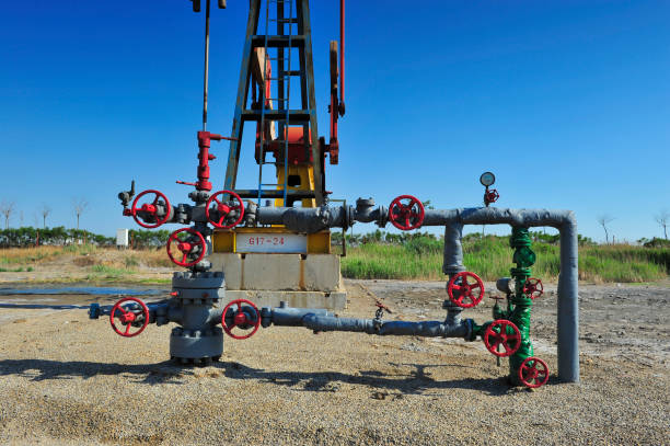 istock The pipe and valve oil fields 1061903938
