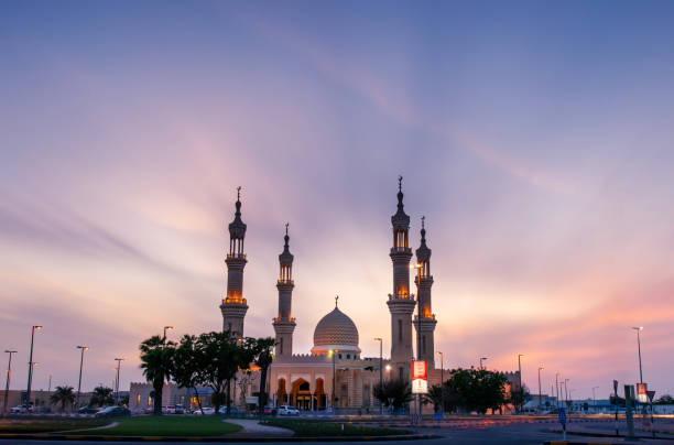 sheikh zayed mosque à ras al khaimah au coucher du soleil - ras al khaimah photos et images de collection