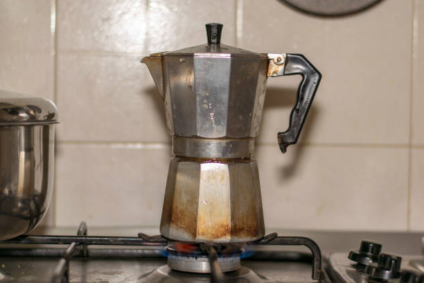 kaffee-expressor - kaffeekanne stock-fotos und bilder