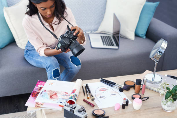 istock Showing my followers the tools I use 1062087366