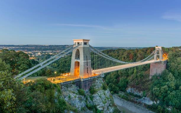 istock Clifton suspension bridge at dawn 1062134432