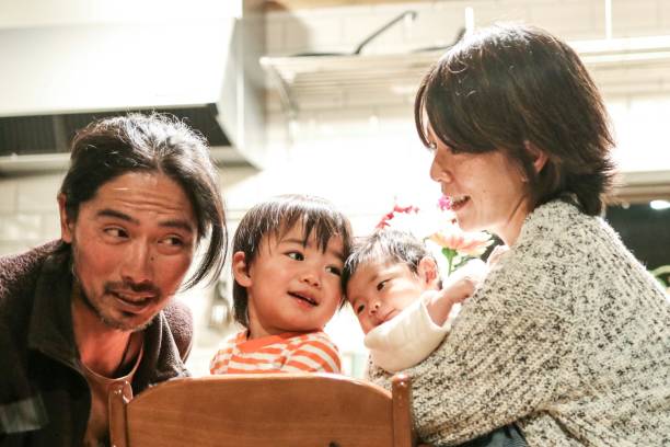 istock Japanese Family 1062165272