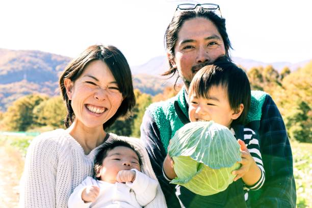 istock Japanese Families 1062165330