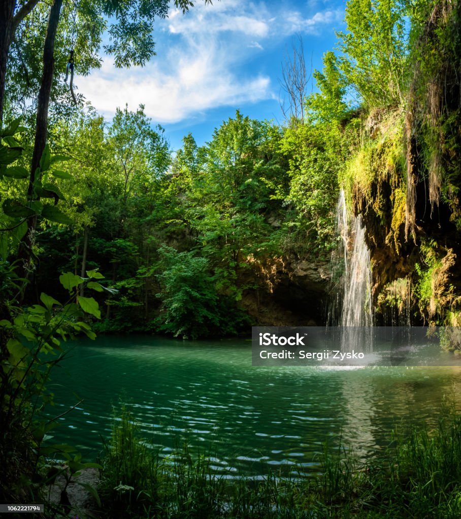 Thác Nước Và Hồ Đầm Phá Tuyệt Đẹp Để Thư Giãn Trong Rừng Mùa Hè ...