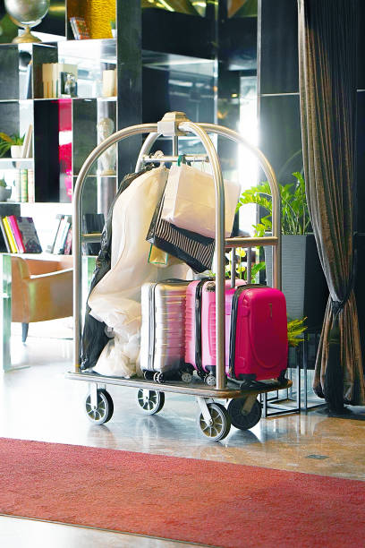 ホテル手荷物カート - luggage cart ストックフォトと画像
