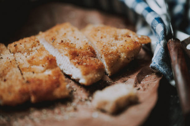 sliced escalope - milanese imagens e fotografias de stock