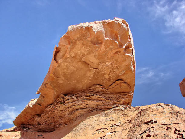 bolivia, salar de uyuni, arbol de piedra viste panoramiche e paesaggi - geyser nature south america scenics foto e immagini stock