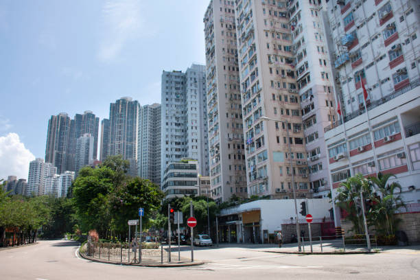 ver a paisagem e a paisagem urbana com alto edifício da cidade de kennedy em hong kong, china - kennedy center - fotografias e filmes do acervo