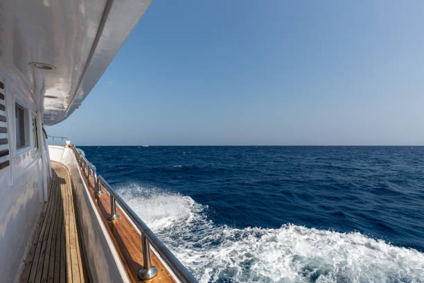 istock Foam in Red Sea 1062471344