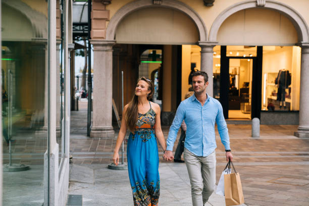 istock couple shopping city 1062484442