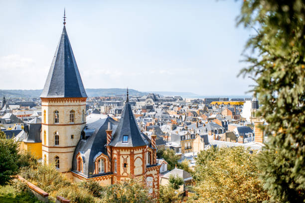 cityscape view oof trouville in france - oof imagens e fotografias de stock