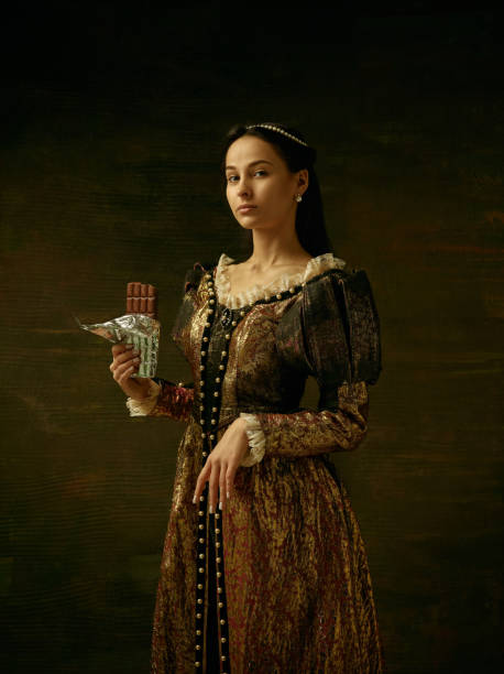 jeune fille en robe belle médiévale - renaissance women queen fashion photos et images de collection