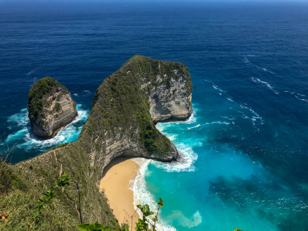 istock Bali - Nusa Penida - Kelingking Beach 1062587380